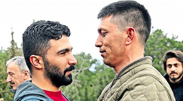 Ömer Halisdemir&#039;in kardeşiyle Fethi Sekin&#039;in kardeşi buluşup kucaklaştı