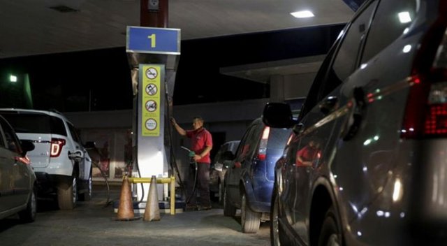 Petrol zengini Venezuela'da benzin krizi! Petrol zengini Venezuela'da benzin krizi!