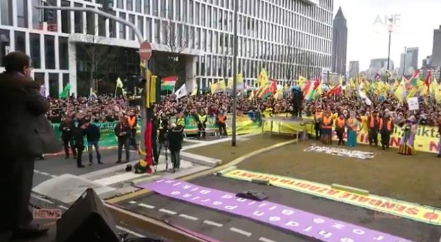 PYD'nin sözde lideri Salih Müslim Almanya'da miting düzenledi PYD'nin sözde lideri Salih Müslim Almanya'da miting düzenledi