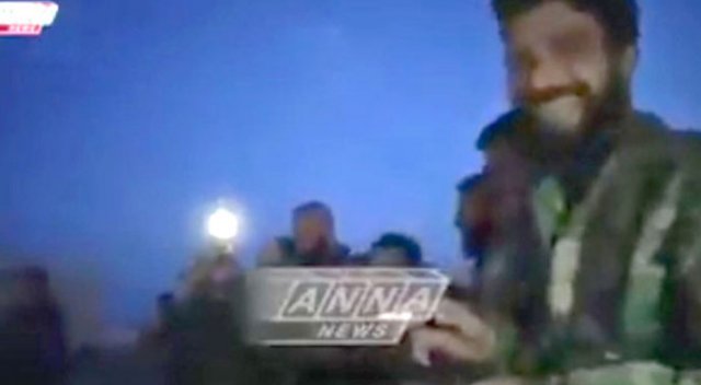 Rus askerleri PKK'lı teröristlerle halay çekti