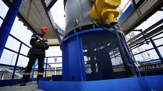Rusya karadaki son büyük petrol sahasını da satıyor Rusya karadaki son büyük petrol sahasını da satıyor