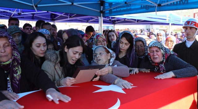 Şehit ablası: Senin yerine ben ölseydim Şehit ablası: Senin yerine ben ölseydim
