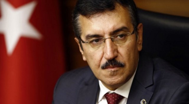 Skandal başörtüsü kararına Türkiye&#039;den ilk tepki