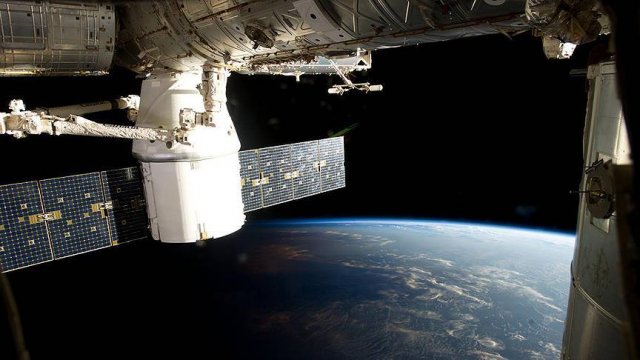 SpaceX kapsülü dünyaya döndü SpaceX kapsülü dünyaya döndü