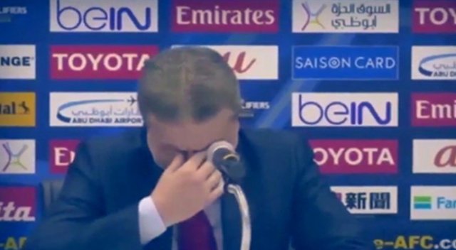 Suriye Teknik Direktörü Ayman Hakeem, toplantıda hüngür hüngür ağladı