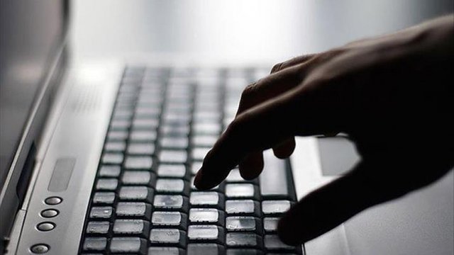 Terör örgütü propagandasına tutuklama Terör örgütü propagandasına tutuklama