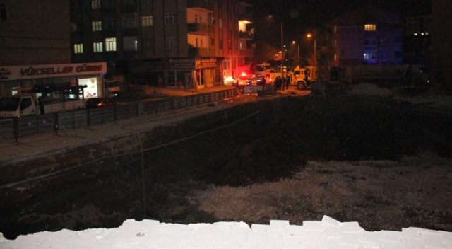 Toprak kayması sonucu, doğalgaz borusu patladı