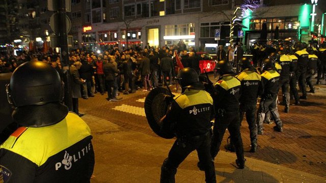Türkiye'nin etrafında kenetleniyorlar: 'Erdoğan'ı desteklemeliyiz' Türkiye'nin etrafında kenetleniyorlar: 'Erdoğan'ı desteklemeliyiz'