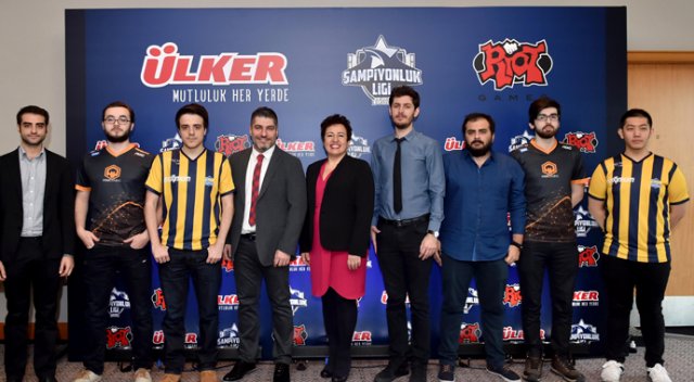 Üç milyon oyunculu arenaya devler indi Üç milyon oyunculu arenaya devler indi