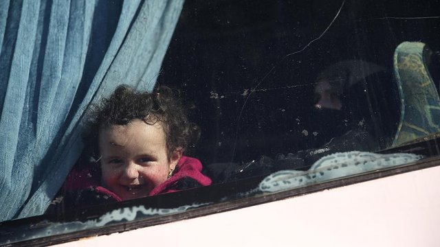 Vaer'den tahliye edilen bin 354 sivil Cerablus'a ulaştı Vaer'den tahliye edilen bin 354 sivil Cerablus'a ulaştı
