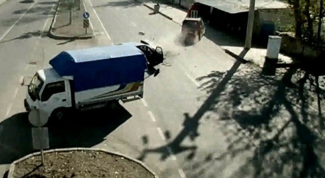 Yürekleri ağza getiren kazalar MOBESE’de