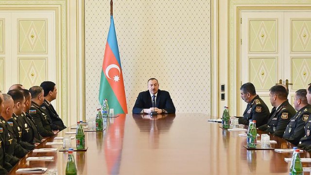 'Azerbaycan tahrip gücü yüksek modern silahlar alıyor' 'Azerbaycan tahrip gücü yüksek modern silahlar alıyor'