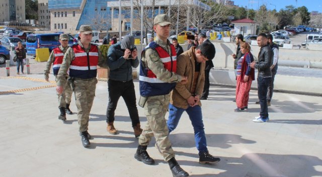 4 askere FETÖ’den tutuklama