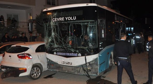 Adıyaman’da 6 araç birbirine girdi Adıyaman’da 6 araç birbirine girdi