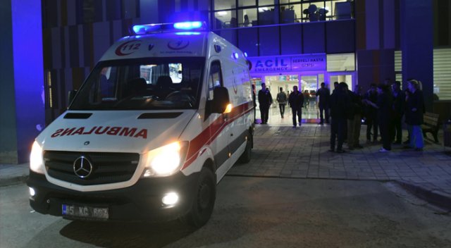 AK Parti Muradiye İlçe Başkanı'na silahlı saldırı AK Parti Muradiye İlçe Başkanı'na silahlı saldırı