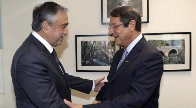 Akıncı ile Anastasiadis bir araya geldi Akıncı ile Anastasiadis bir araya geldi