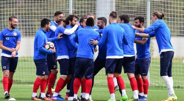 Antalyaspor’da Gençlerbirliği hazırlıkları devam ediyor Antalyaspor’da Gençlerbirliği hazırlıkları devam ediyor
