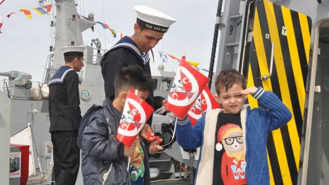Askeri gemiler 23 Nisan&#039;da gezilebilecek