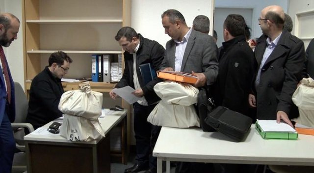 Avrupa&#039;da sandıklar kapandı