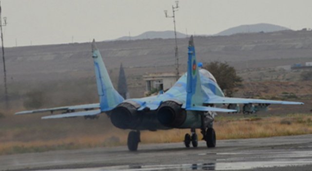 Jetler böyle havalandı! Azerbaycan ordusu harekete geçti Jetler böyle havalandı! Azerbaycan ordusu harekete geçti