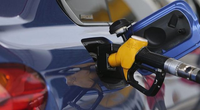 Benzine 10 kuruş zam Benzine 10 kuruş zam