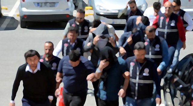 Bodrum'da silahla işyeri baskınına 7 gözaltı Bodrum'da silahla işyeri baskınına 7 gözaltı