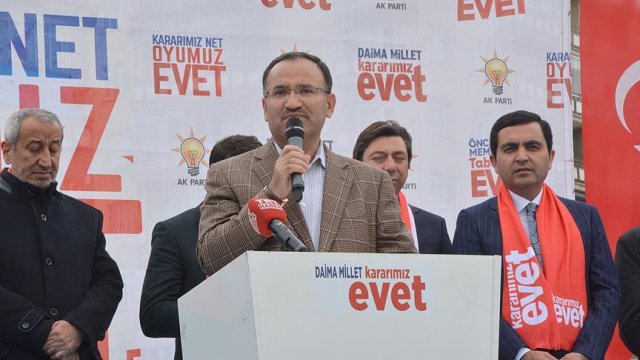 Bozdağ: Bu millet geriye değil ileriye bakıyor Bozdağ: Bu millet geriye değil ileriye bakıyor