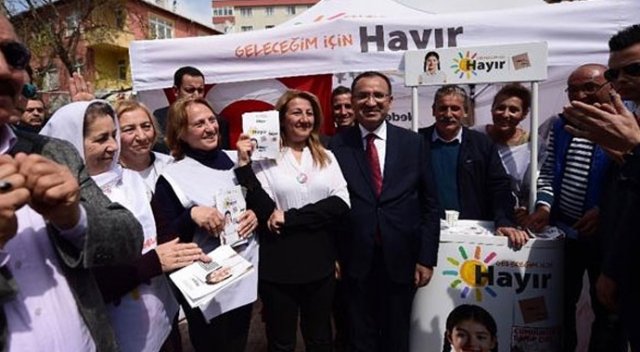 Bozdağ ’hayır’ çadırını ziyaret etti Bozdağ ’hayır’ çadırını ziyaret etti