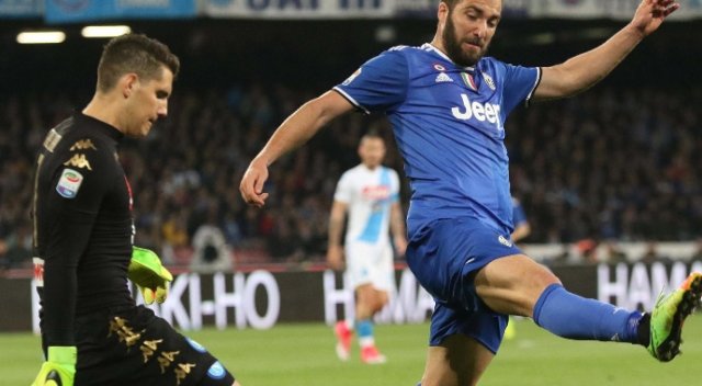 Bu ne hal Higuain!