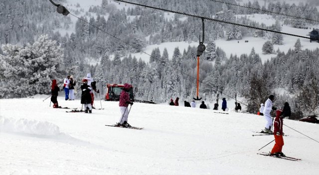 Bursa’da bahar, Uludağ’da 80 santim kar Bursa’da bahar, Uludağ’da 80 santim kar