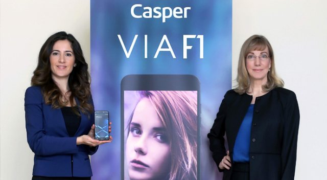 Casper, selfie için telefona çift kamera koydu Casper, selfie için telefona çift kamera koydu