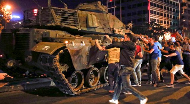 Cuntacı hainler çok telaşlanmış Cuntacı hainler çok telaşlanmış