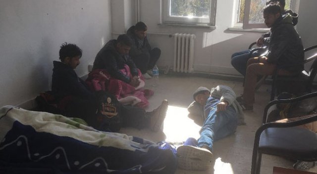 Edirne’de 32 kaçak göçmen yakalandı Edirne’de 32 kaçak göçmen yakalandı