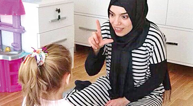 El ile sessizliğe SES veriyorlar El ile sessizliğe SES veriyorlar