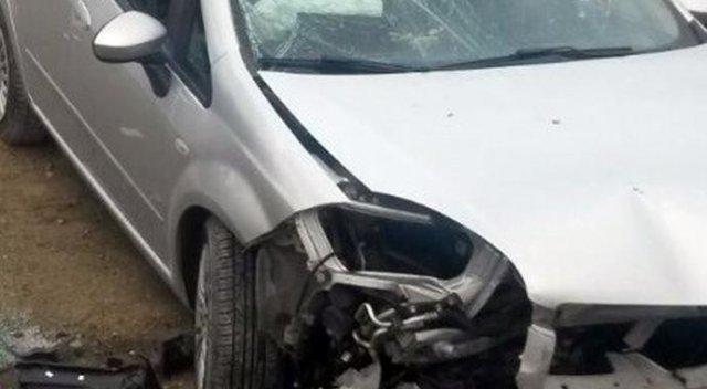Elazığ'da trafik kazasında, 2 kişi öldü 3 kişi yaralandı Elazığ'da trafik kazasında, 2 kişi öldü 3 kişi yaralandı