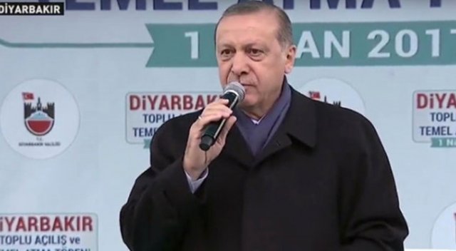Erdoğan Diyarbakır meydanından sordu: Elinde silahla dolaşanlarla barış olur mu?