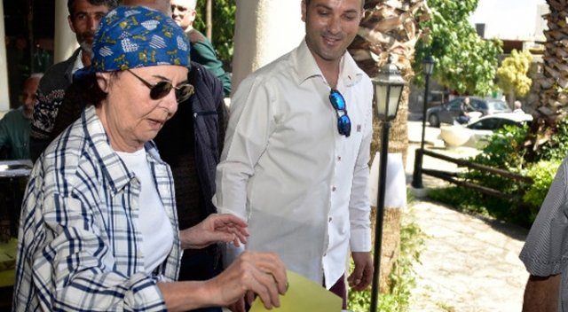 Fatma Girik oyunu kullanıp oraya gitti Fatma Girik oyunu kullanıp oraya gitti