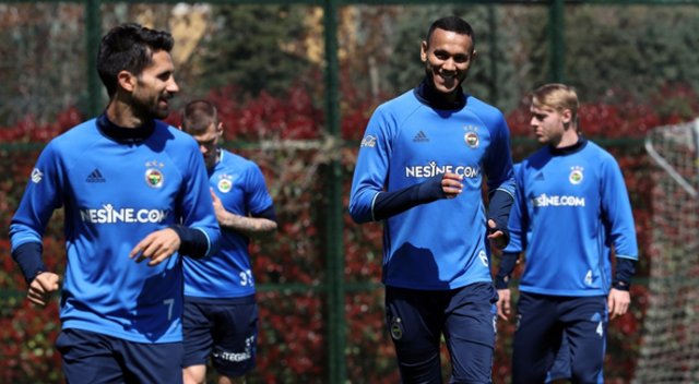 Fenerbahçe’de derbi hazırlıkları sürüyor Fenerbahçe’de derbi hazırlıkları sürüyor