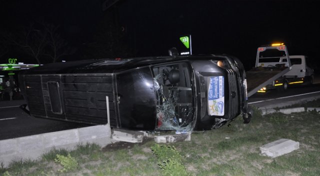 Güreşçileri taşıyan minibüs kaza yaptı: 12 yaralı Güreşçileri taşıyan minibüs kaza yaptı: 12 yaralı