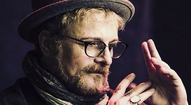 Harun Kolçak ve sanatçı dostları TİDER için sahnede! Harun Kolçak ve sanatçı dostları TİDER için sahnede!
