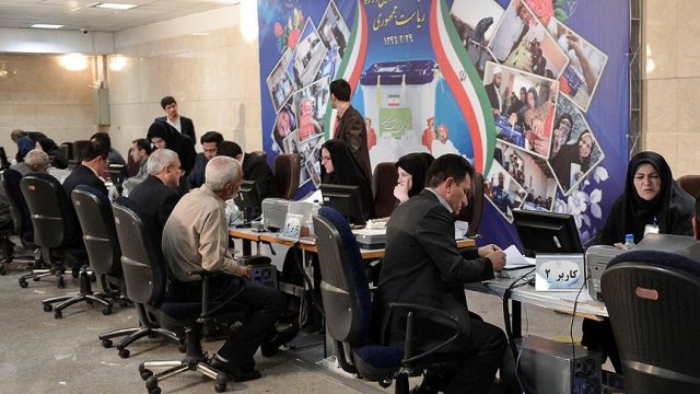 İran'da cumhurbaşkanlığı seçimi için adaylık başvuruları başladı İran'da cumhurbaşkanlığı seçimi için adaylık başvuruları başladı