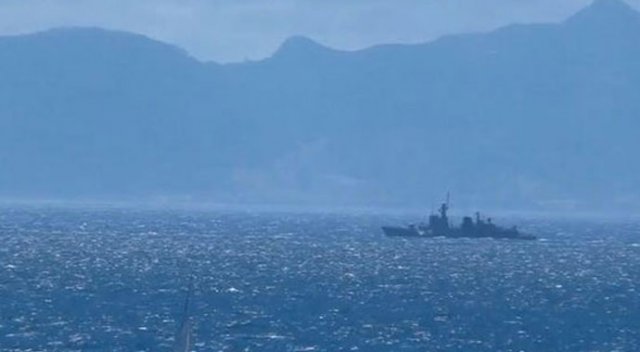 İspanyol gemisi Cebelitarık sularına girdi İspanyol gemisi Cebelitarık sularına girdi