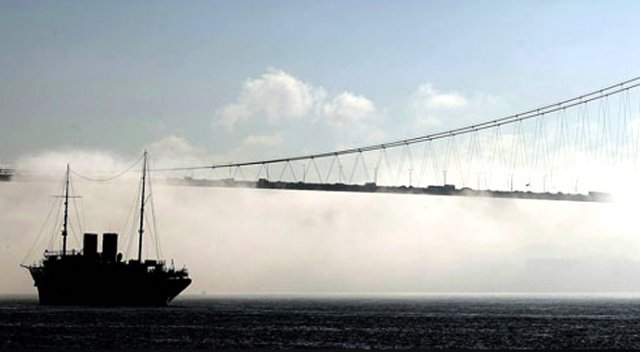 İstanbul Boğazı&#039;nda alarm!