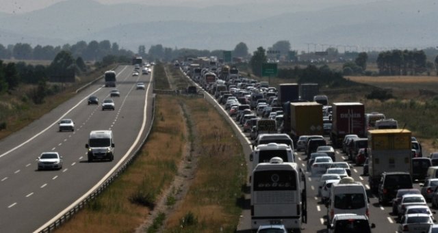 İstanbul'da bazı yollar trafiğe kapatılacak! İstanbul'da bazı yollar trafiğe kapatılacak!