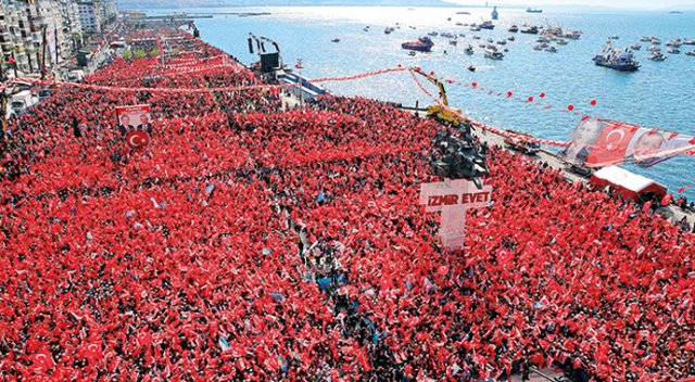 İzmir, insan denizi