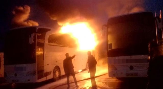 Kaçakçılar, uyuşturucu taşımayı reddeden 4 otobüsü yaktı
