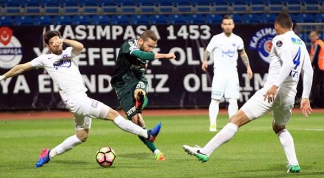 Kasımpaşa'da puanlar paylaşıldı Kasımpaşa'da puanlar paylaşıldı