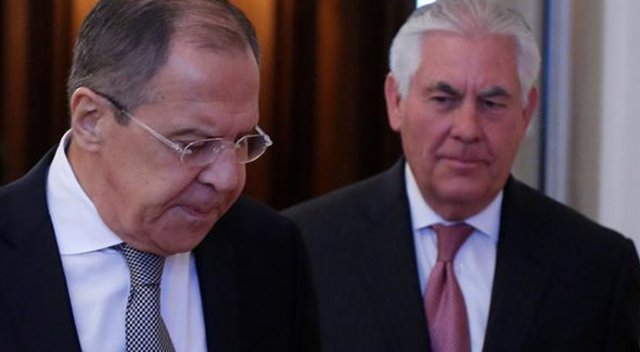 Lavrov ile Tillerson bir araya geldi! Canlı yayında gergin anlar Lavrov ile Tillerson bir araya geldi! Canlı yayında gergin anlar