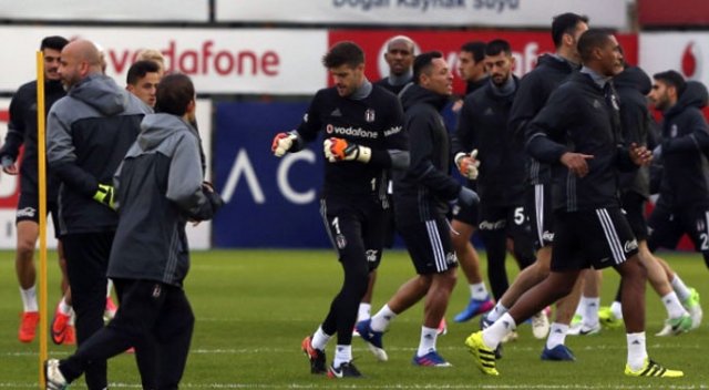 Lyon maçı öncesi Beşiktaş&#039;ta sakatlık şoku
