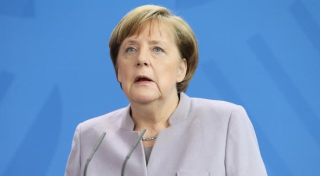 Merkel'den itiraf, 'Günaha girdik' Merkel'den itiraf, 'Günaha girdik'